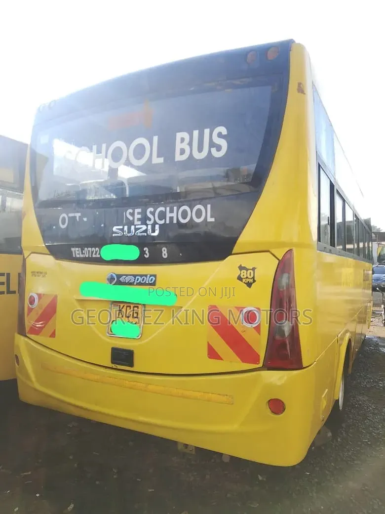 Isuzu NQR 2017 Yellow
