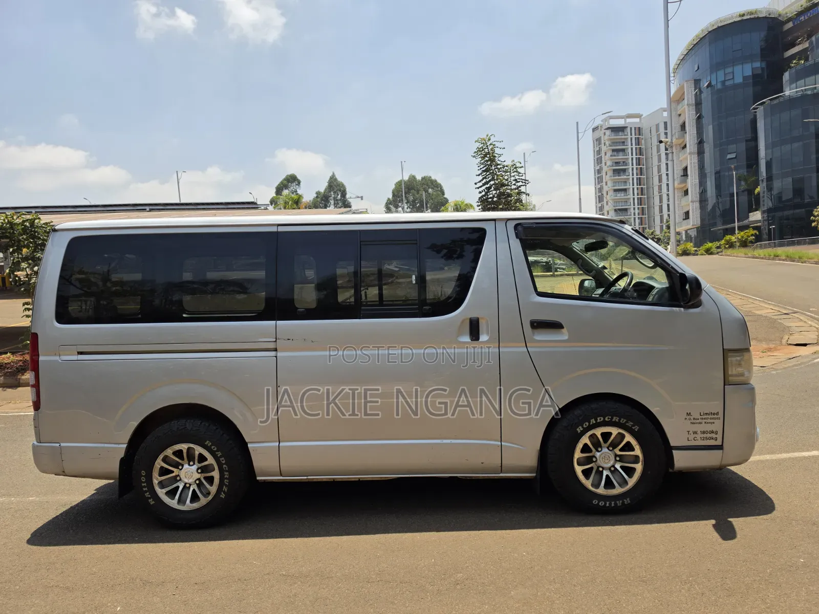 Toyota HiAce 2014 Silver