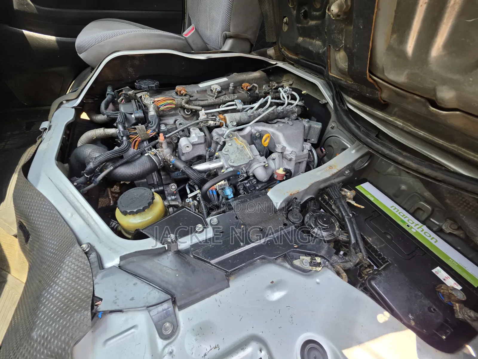 Toyota HiAce 2014 Silver