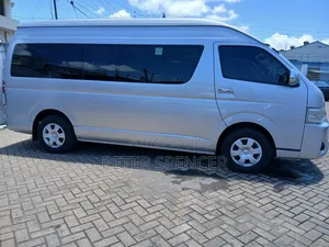 Toyota HiAce 2019 White