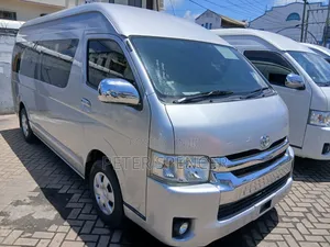 Toyota HiAce 2019 White