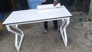 Metallic Office Study Tables, Office Steward Table