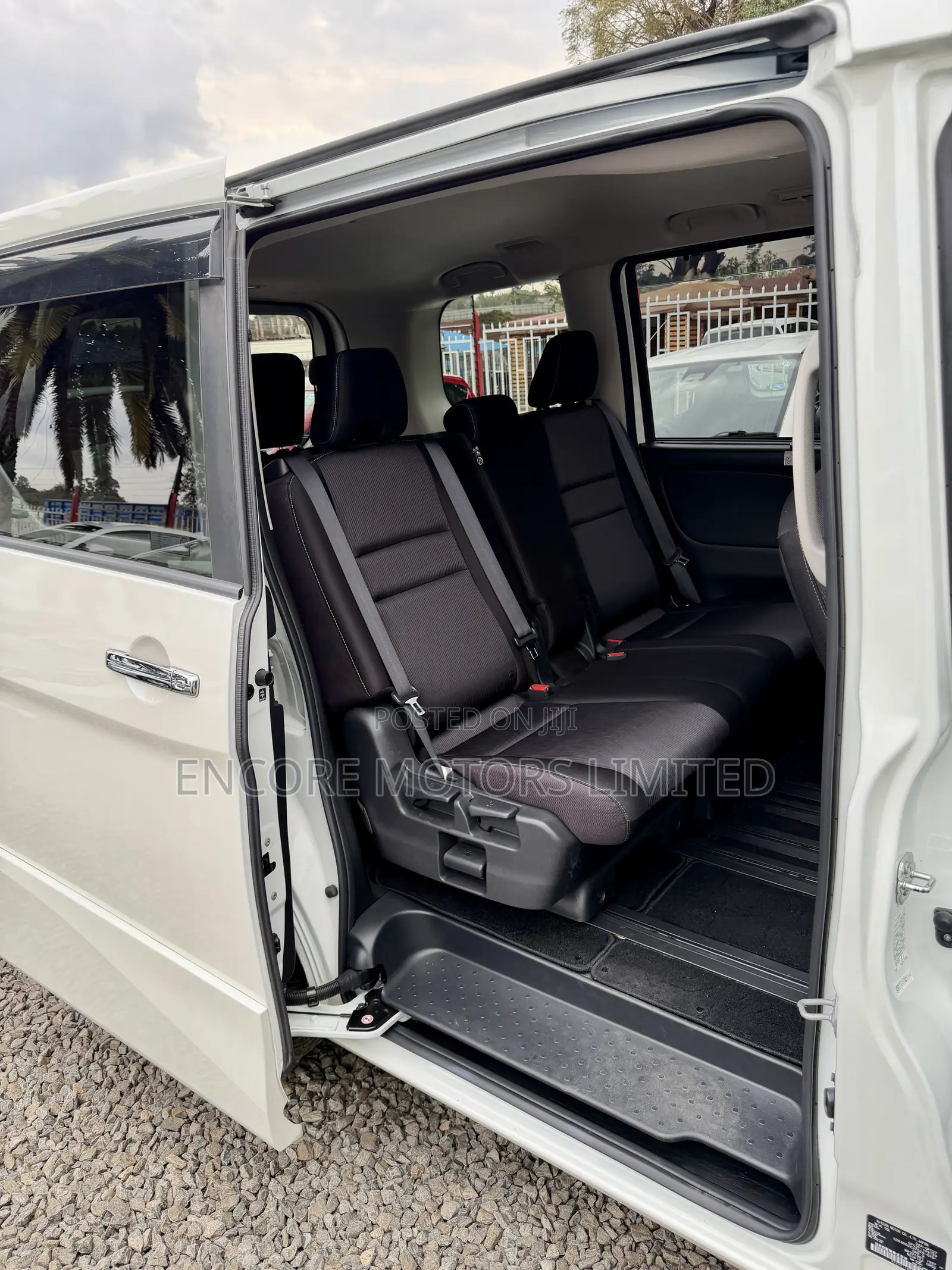 Nissan Serena 2019 White