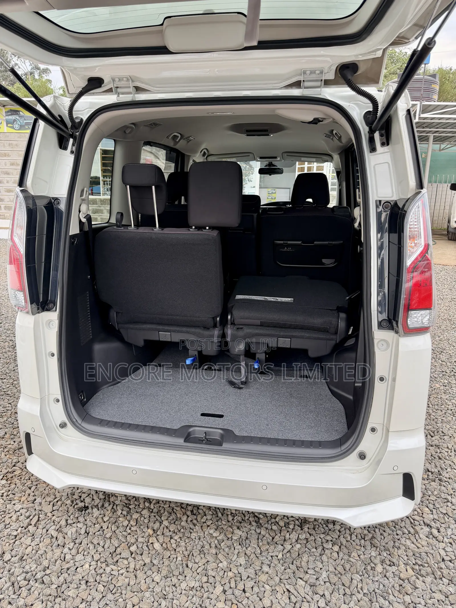 Nissan Serena 2019 White