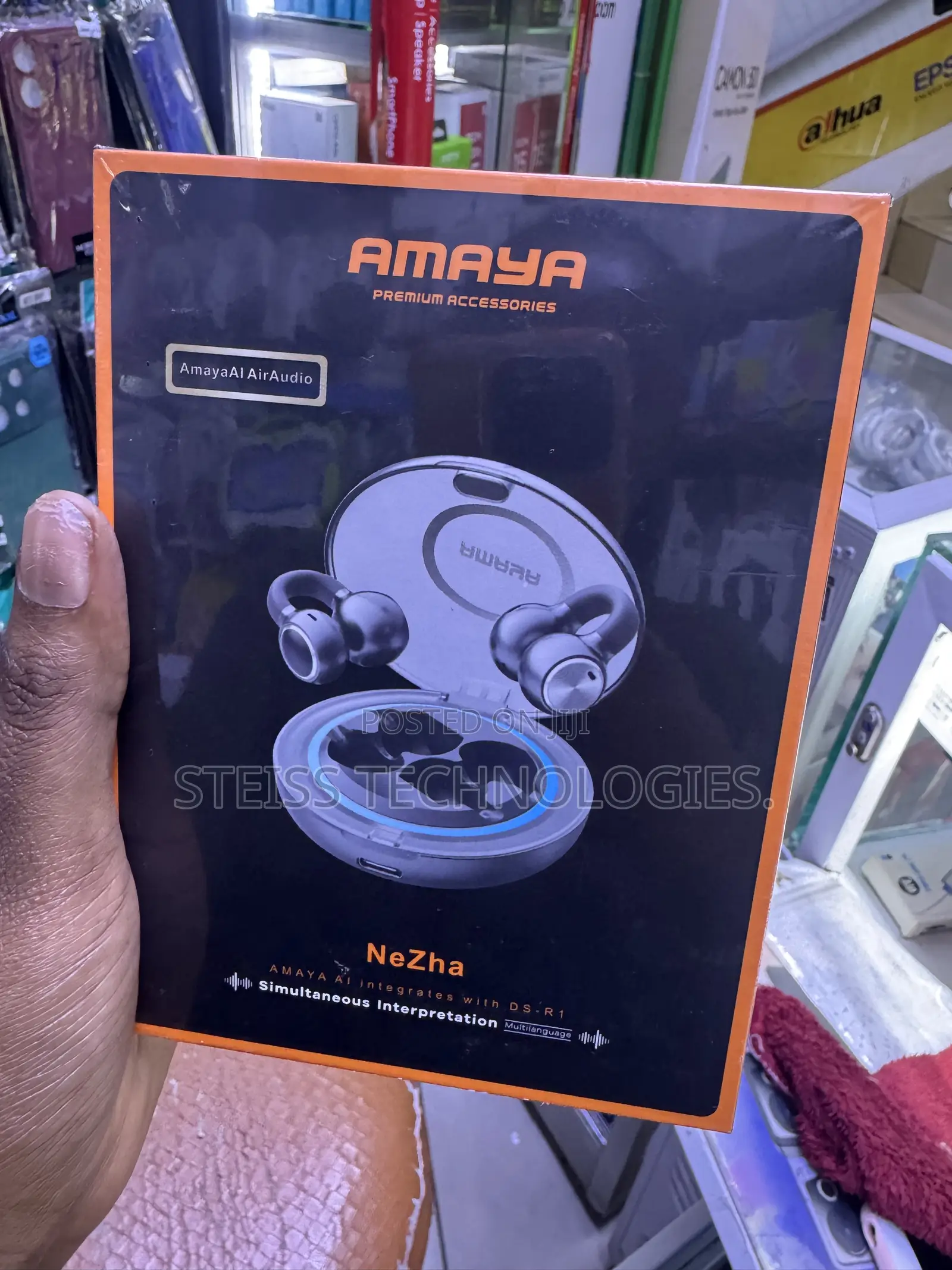 Amaya Ambie Wireless Earcuffs