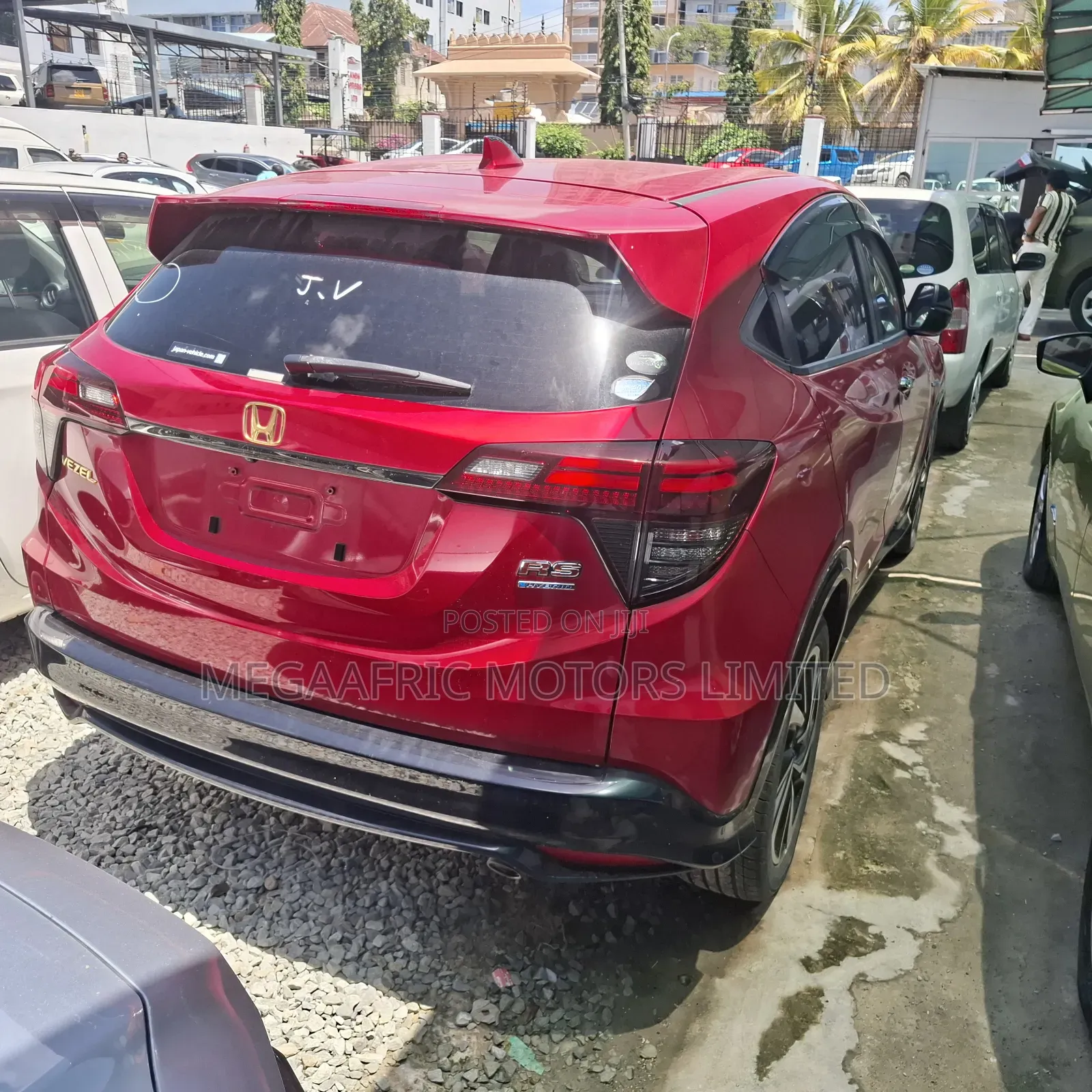 Honda Vezel 1.5 Hybrid 4WD 2019 Red