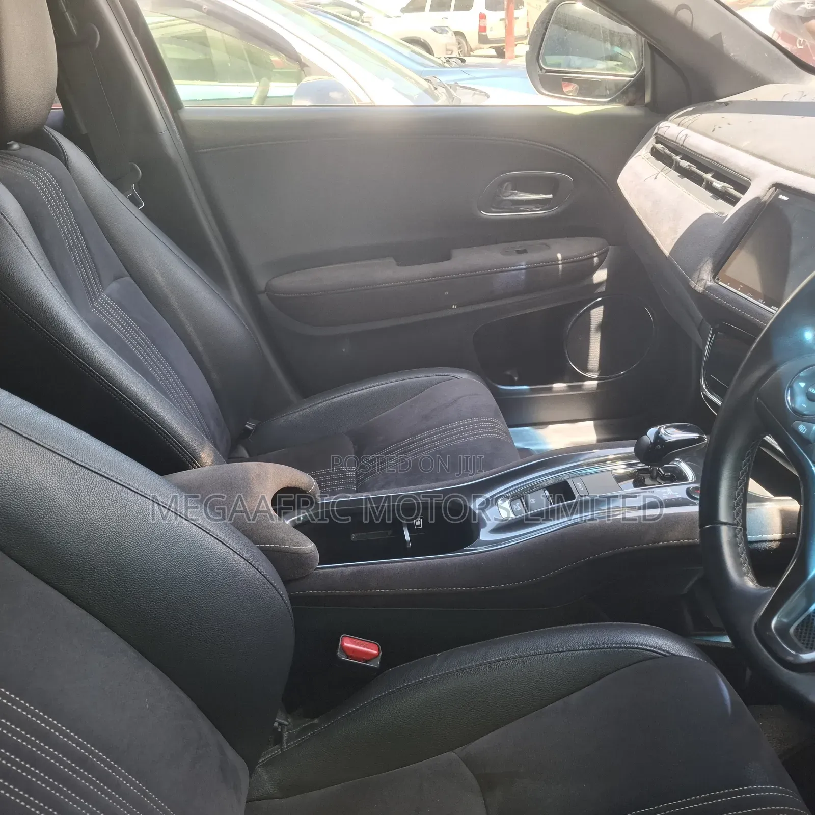 Honda Vezel 1.5 Hybrid 4WD 2019 Red