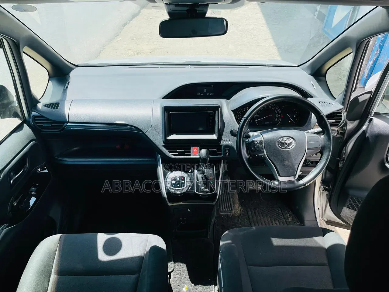Toyota Esquire 2020 Silver