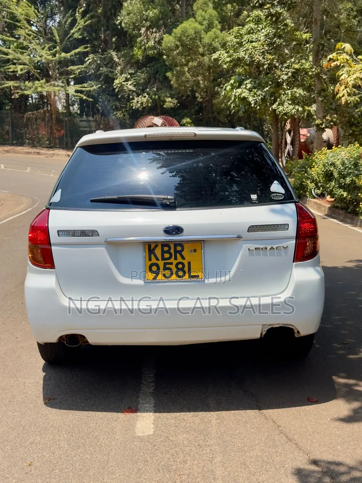 Subaru Legacy 2005 White
