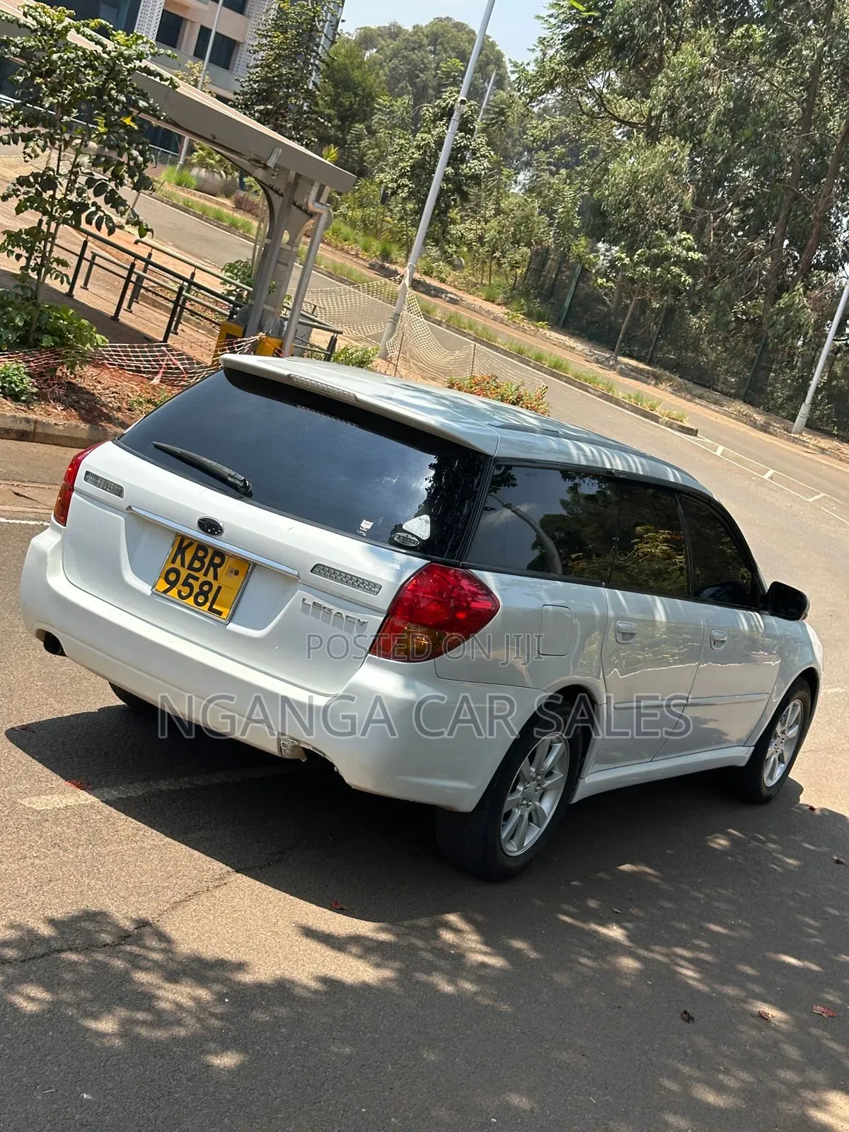 Subaru Legacy 2005 White