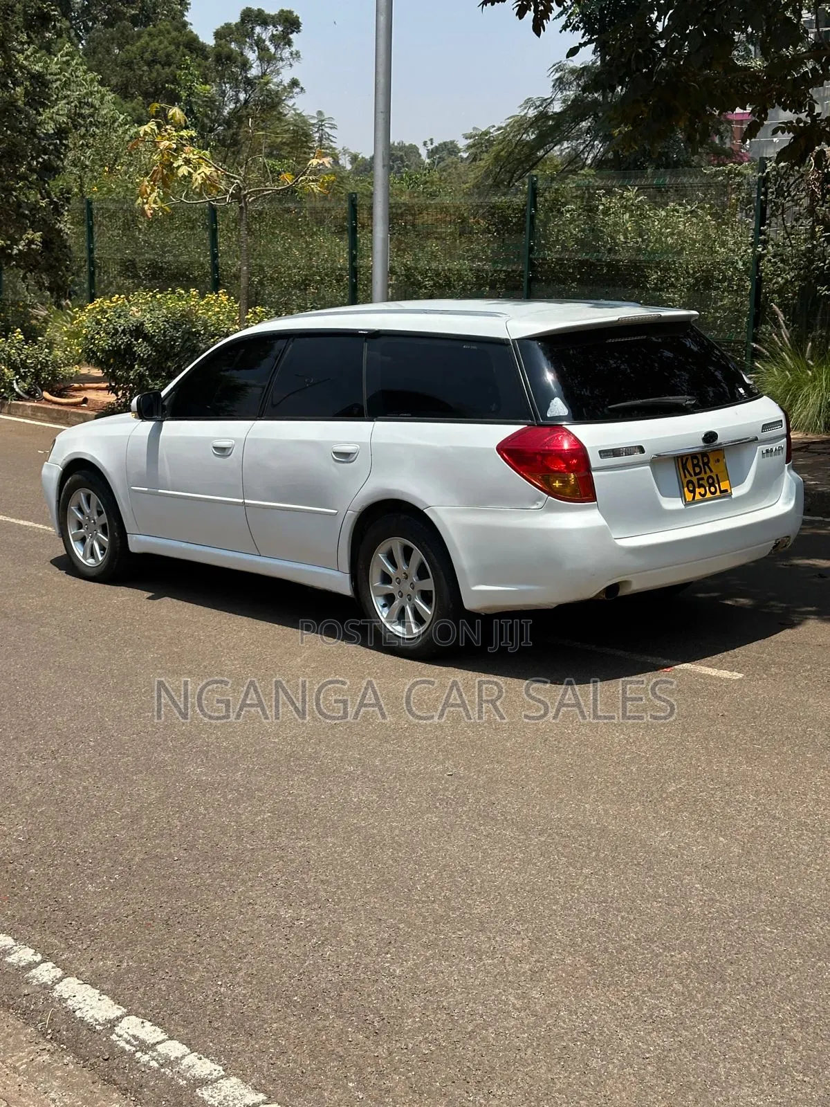 Subaru Legacy 2005 White