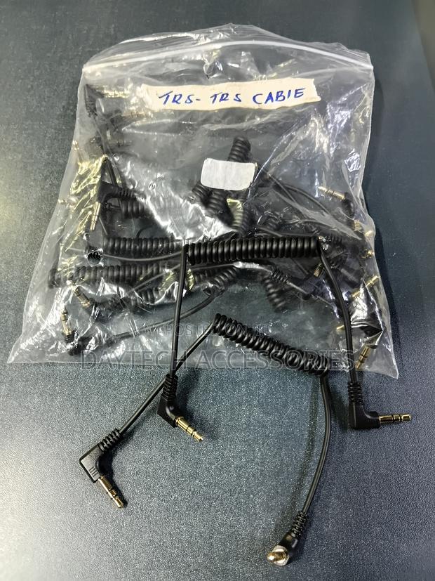 3.5mm Microphone Cable TRS to TRS Coiled Audio Cable - thumbnail 2