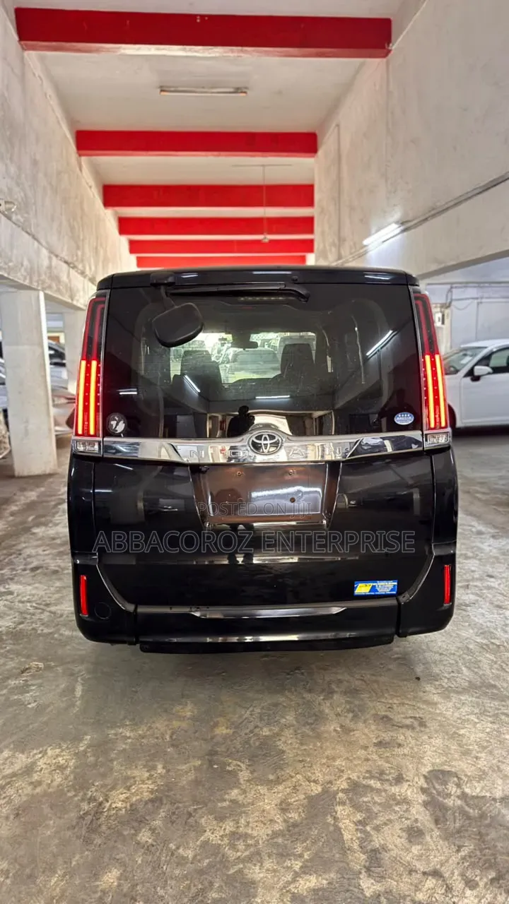 Toyota Noah 2018 Black