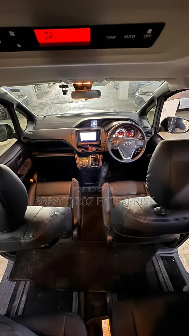 Toyota Noah 2018 Black