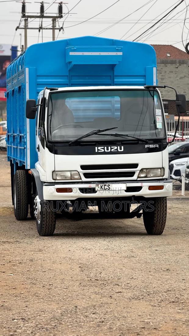 2019 Isuzu FSR - thumbnail 3