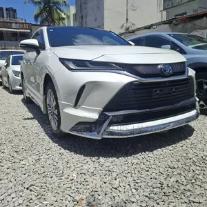 Toyota Harrier 2.5 Hybrid 2020 White