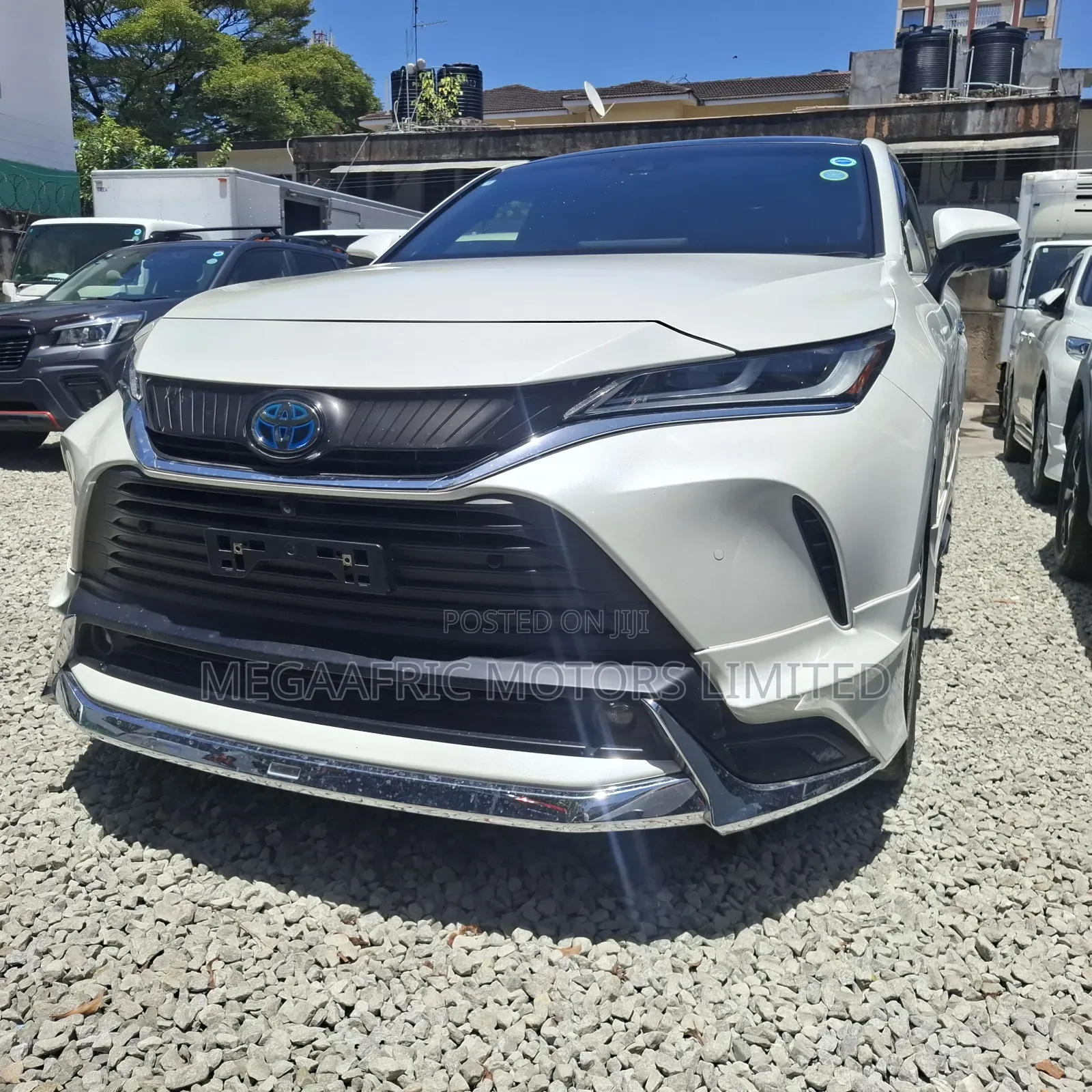 Toyota Harrier 2.5 Hybrid 2020 White
