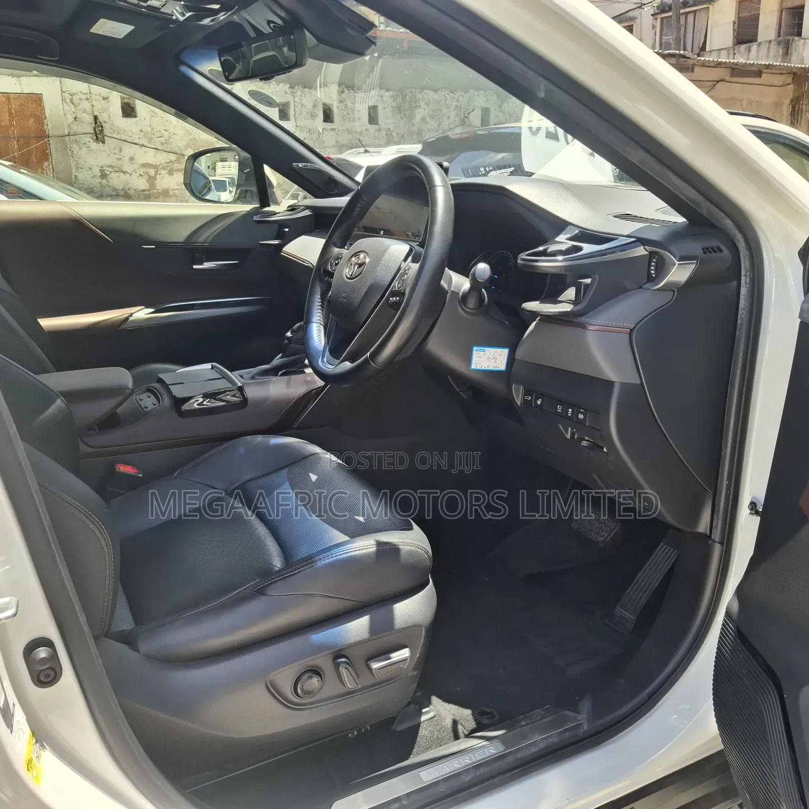 Toyota Harrier 2.5 Hybrid 2020 White