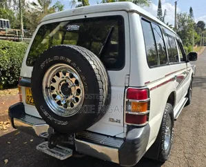 Mitsubishi Pajero 2011 White