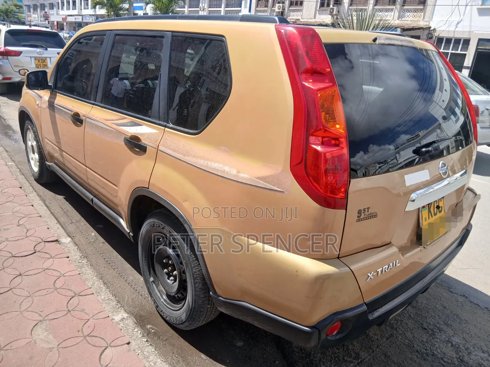 Nissan X-Trail 2011 Gold