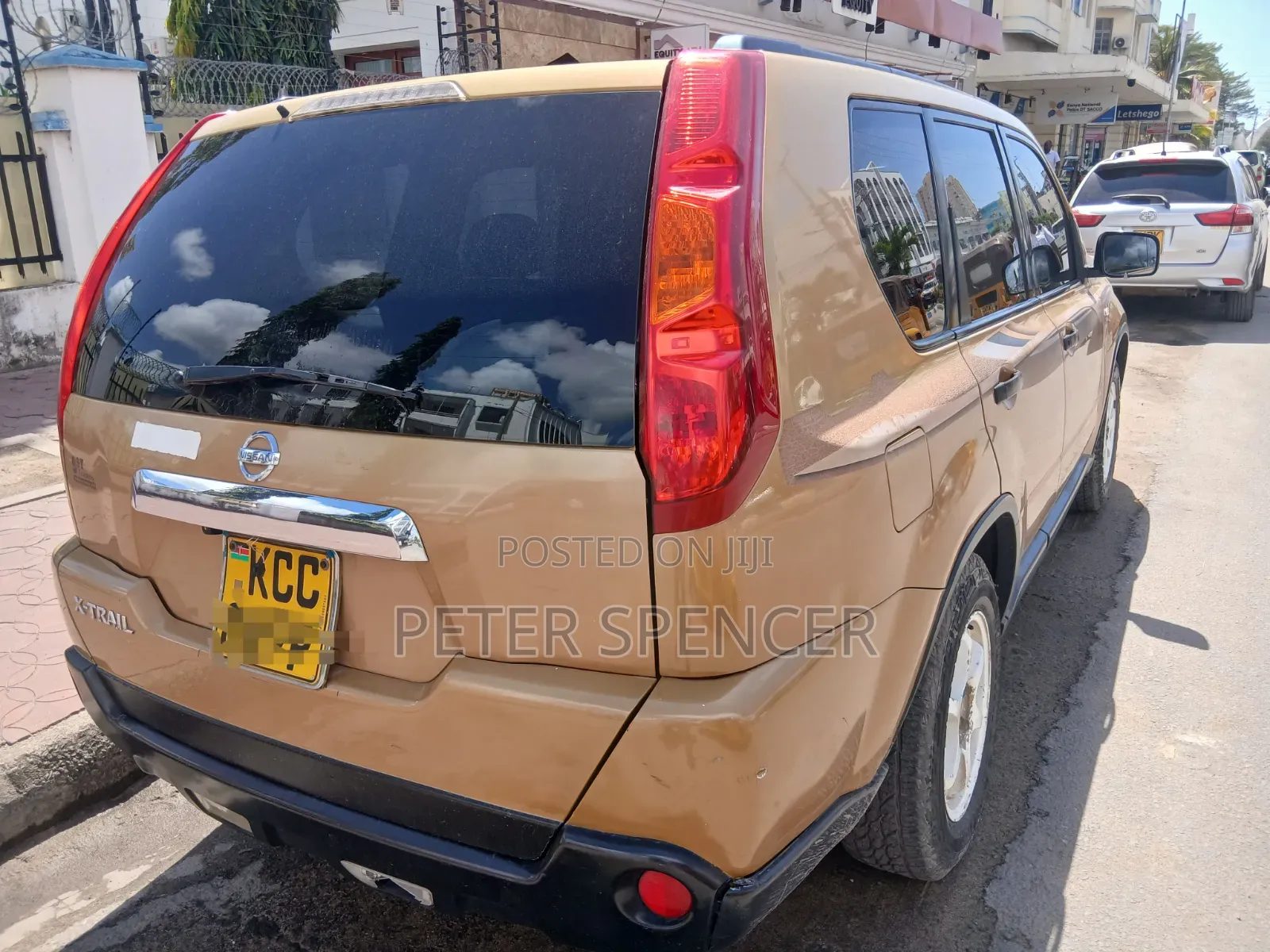 Nissan X-Trail 2011 Gold