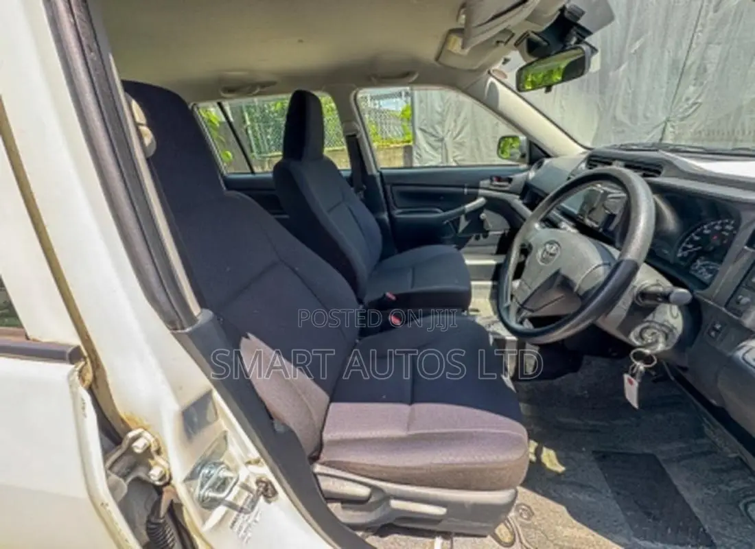 Toyota Probox 1.5 Hybrid F 2020 Pearl