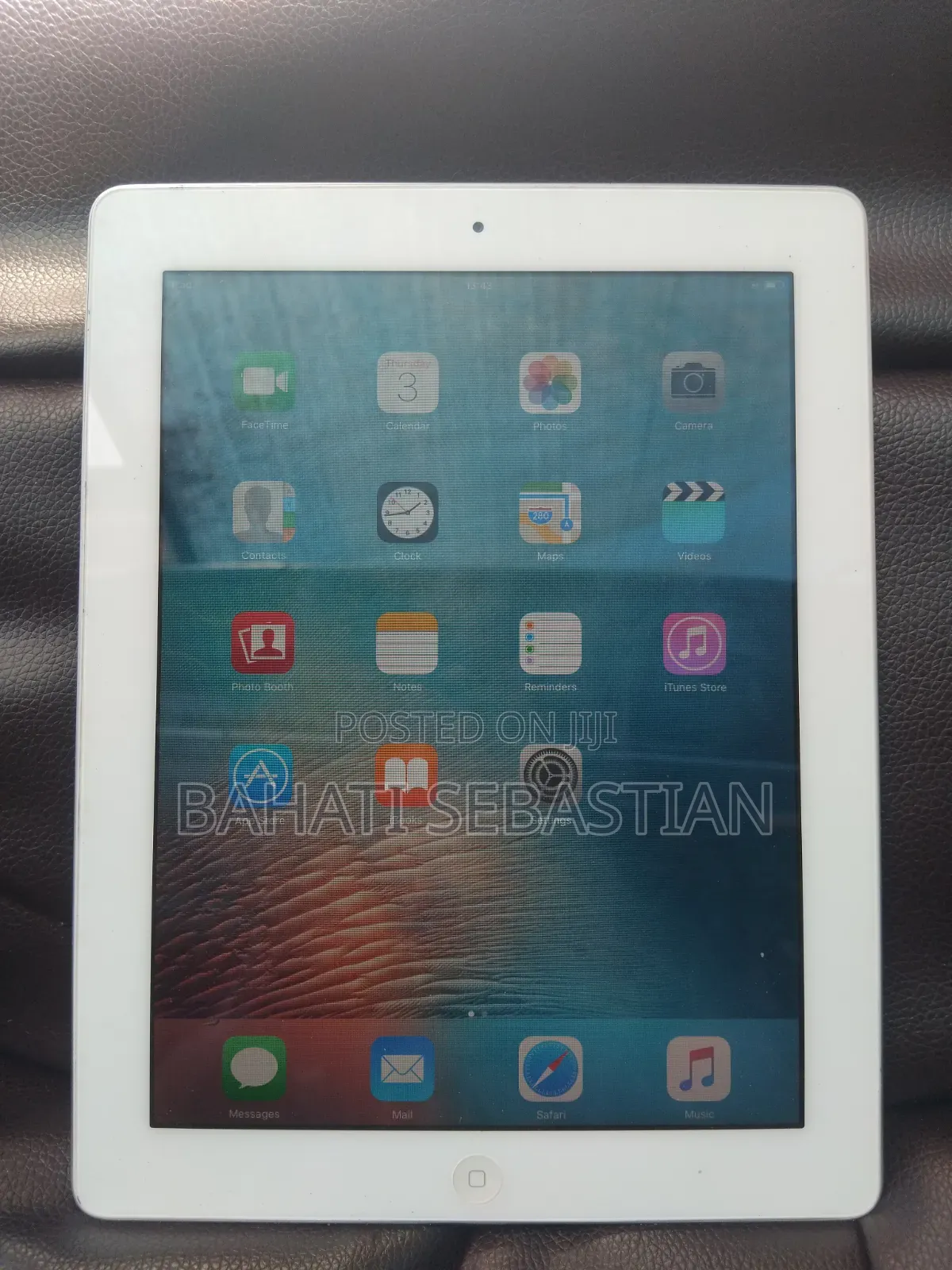 Apple iPad 2 Wi-Fi 16 GB White