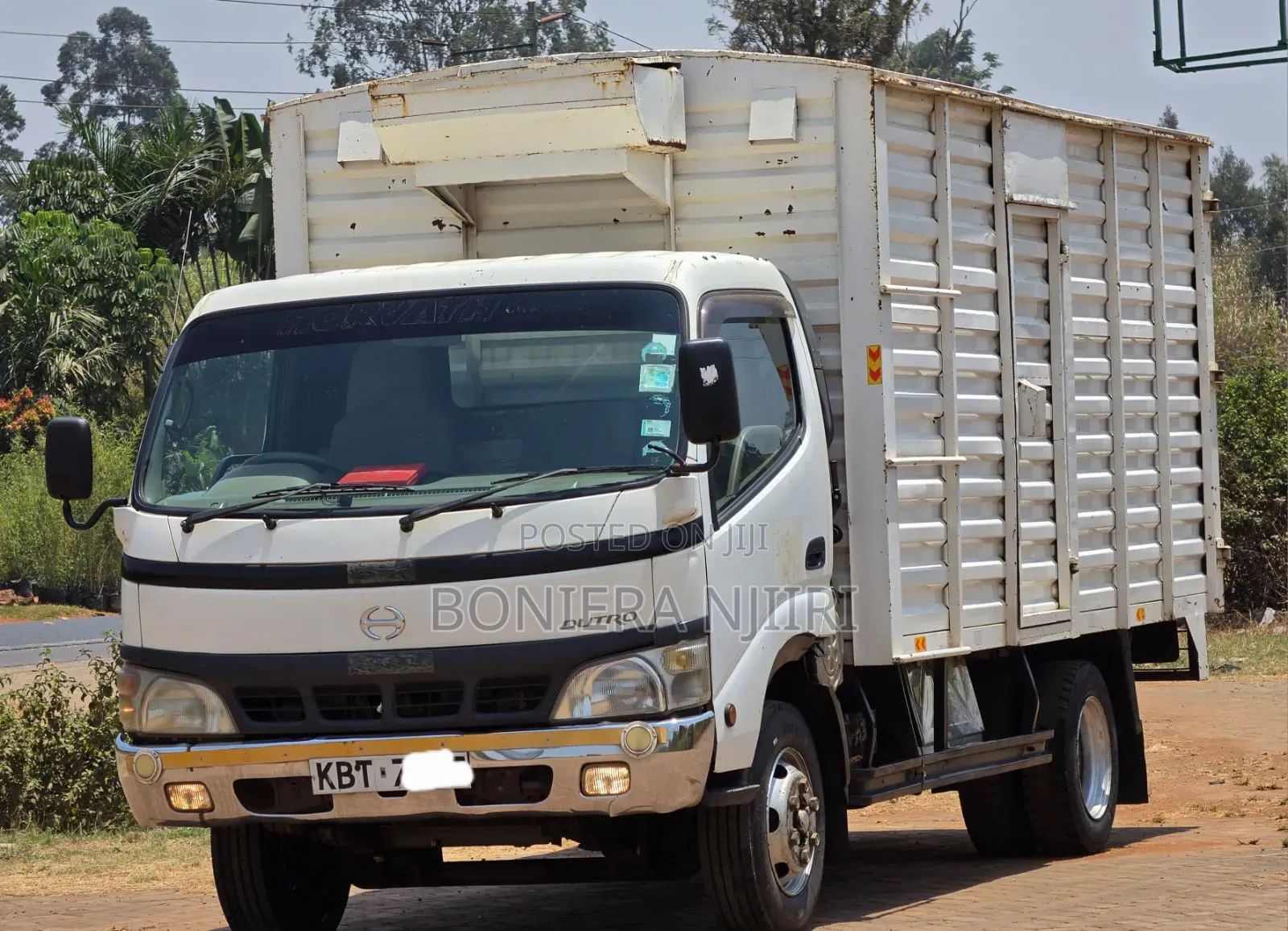 Hino Dutro 2005 White