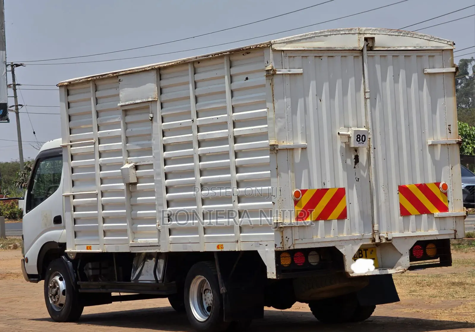 Hino Dutro 2005 White