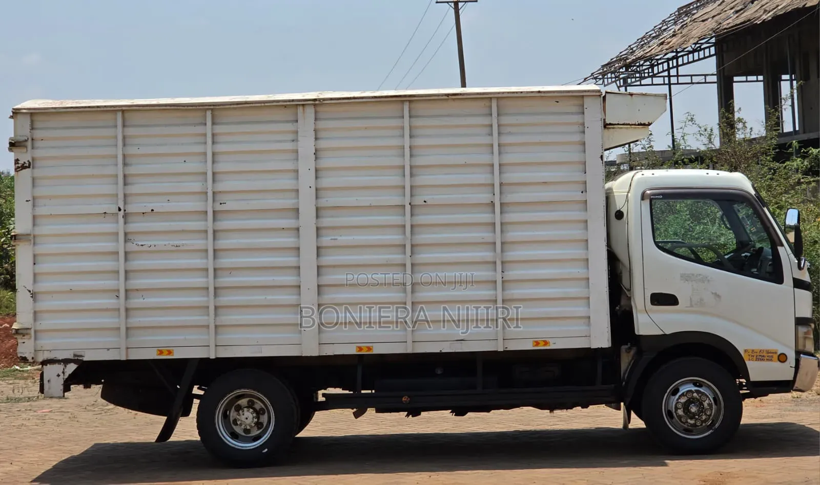 Hino Dutro 2005 White