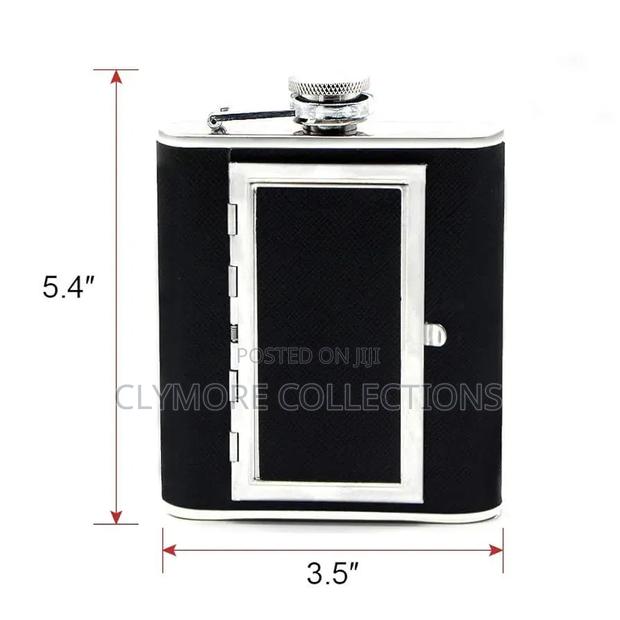 2-in-1 Stainless Steel Hip Flask With Built-in Cigarette Holder - main view