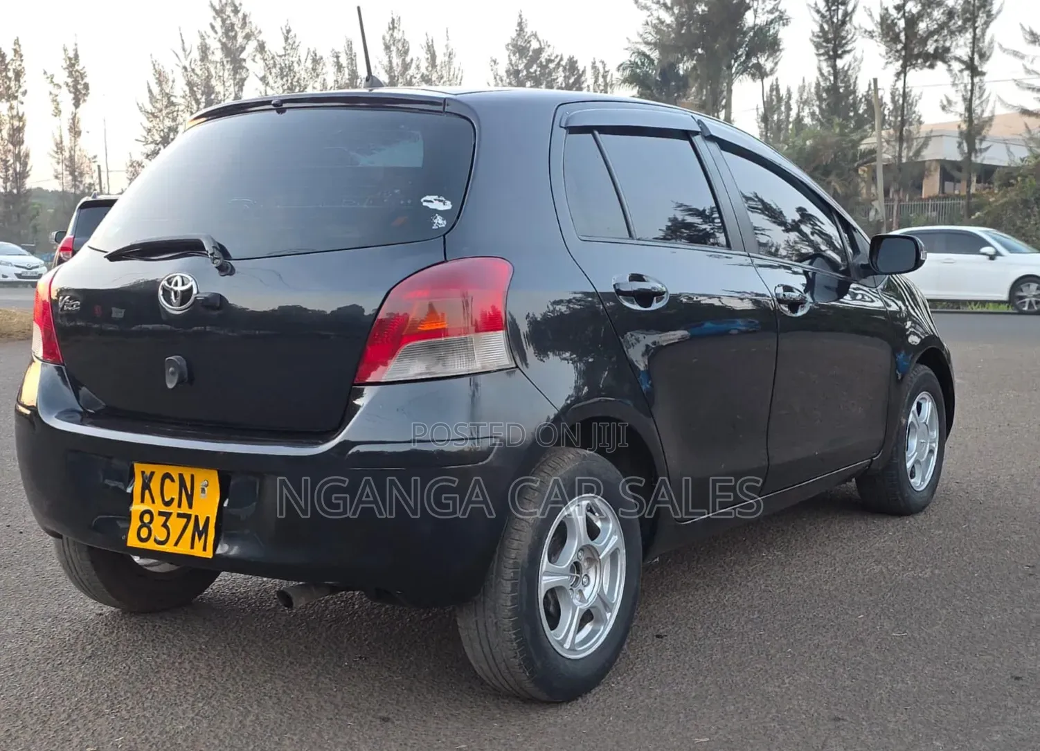 Toyota Vitz 2010 Black