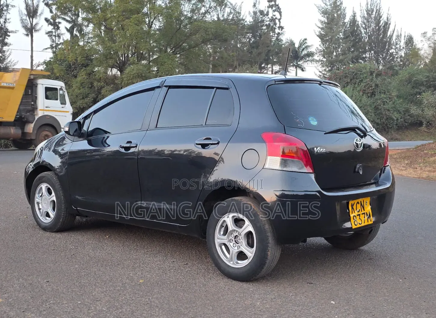 Toyota Vitz 2010 Black