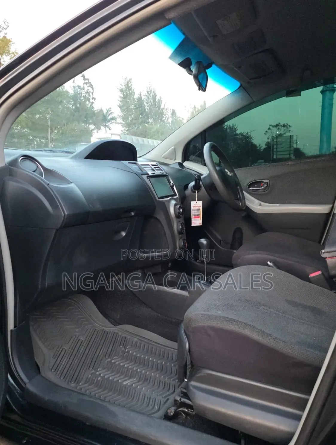 Toyota Vitz 2010 Black