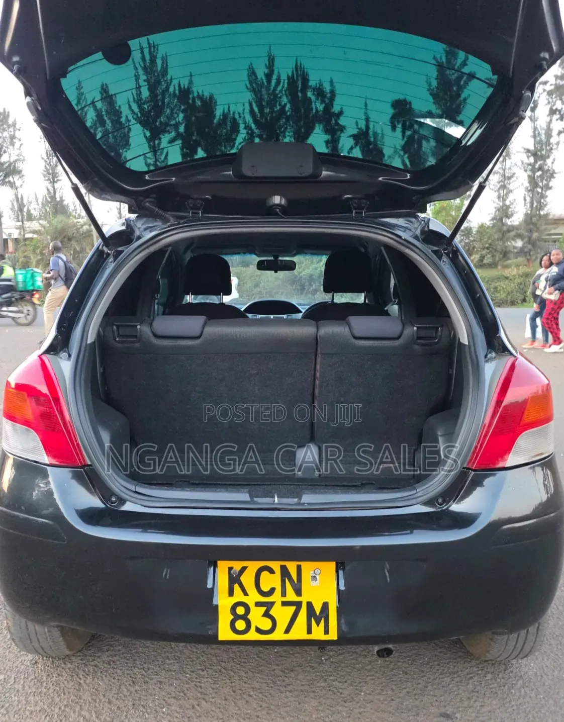 Toyota Vitz 2010 Black