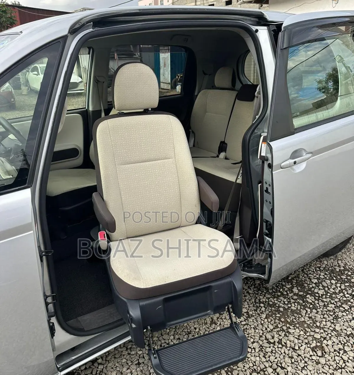 Toyota Porte 2019 Silver