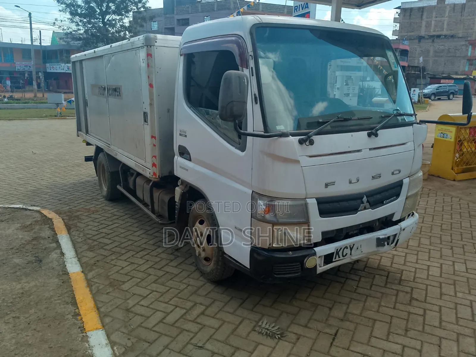 KCY Mitsubishi Fuso Canter 2012 Model Semi-Auto Diesel 3000cc Double