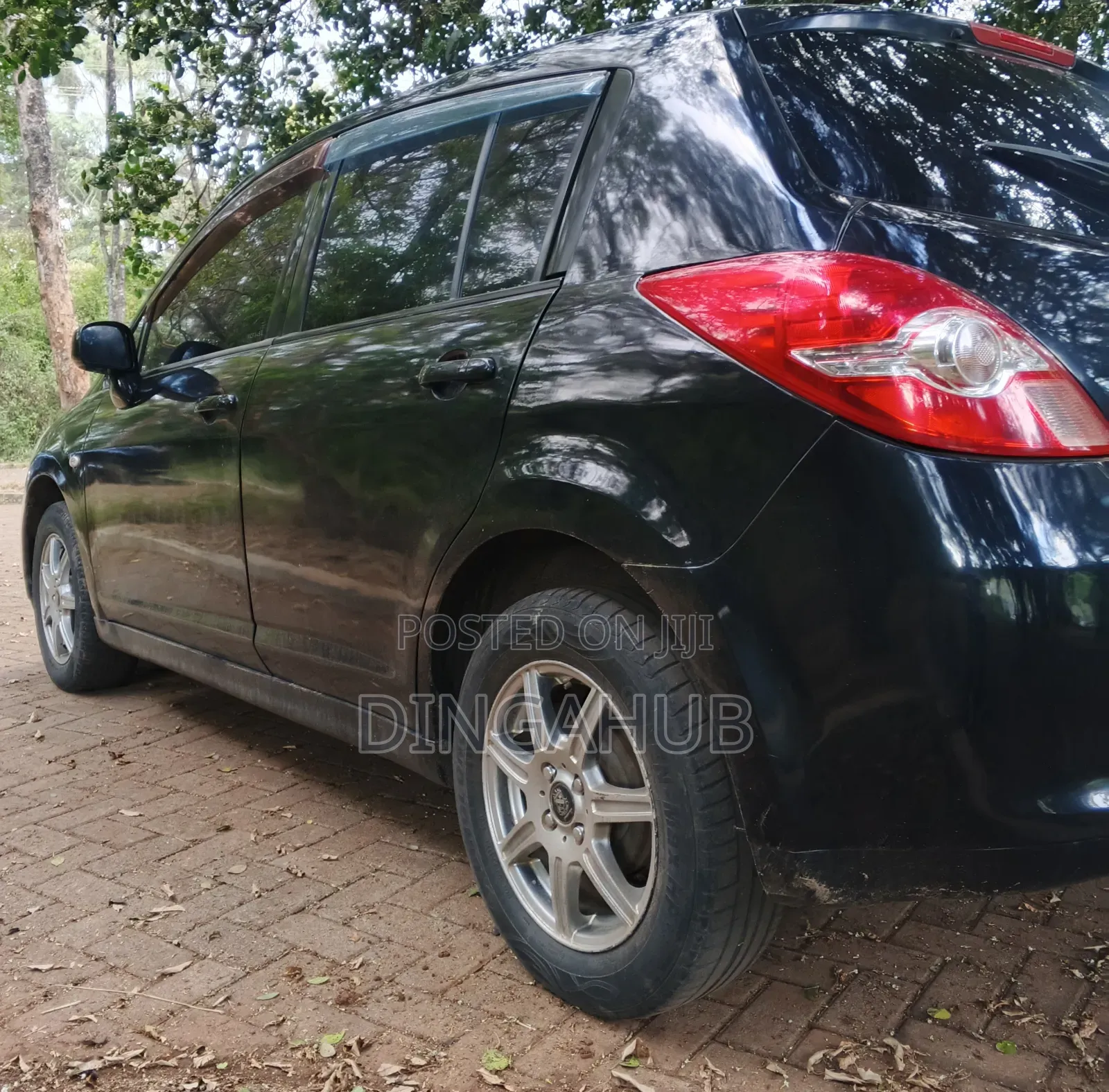Nissan Tiida 2008 Black