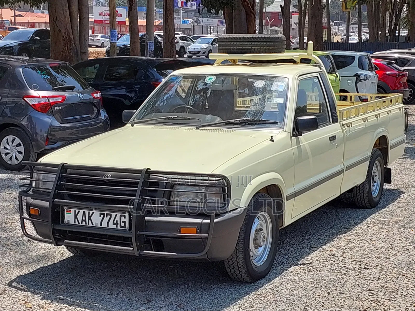 Mazda B 1998 Beige