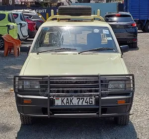 Mazda B 1998 Beige