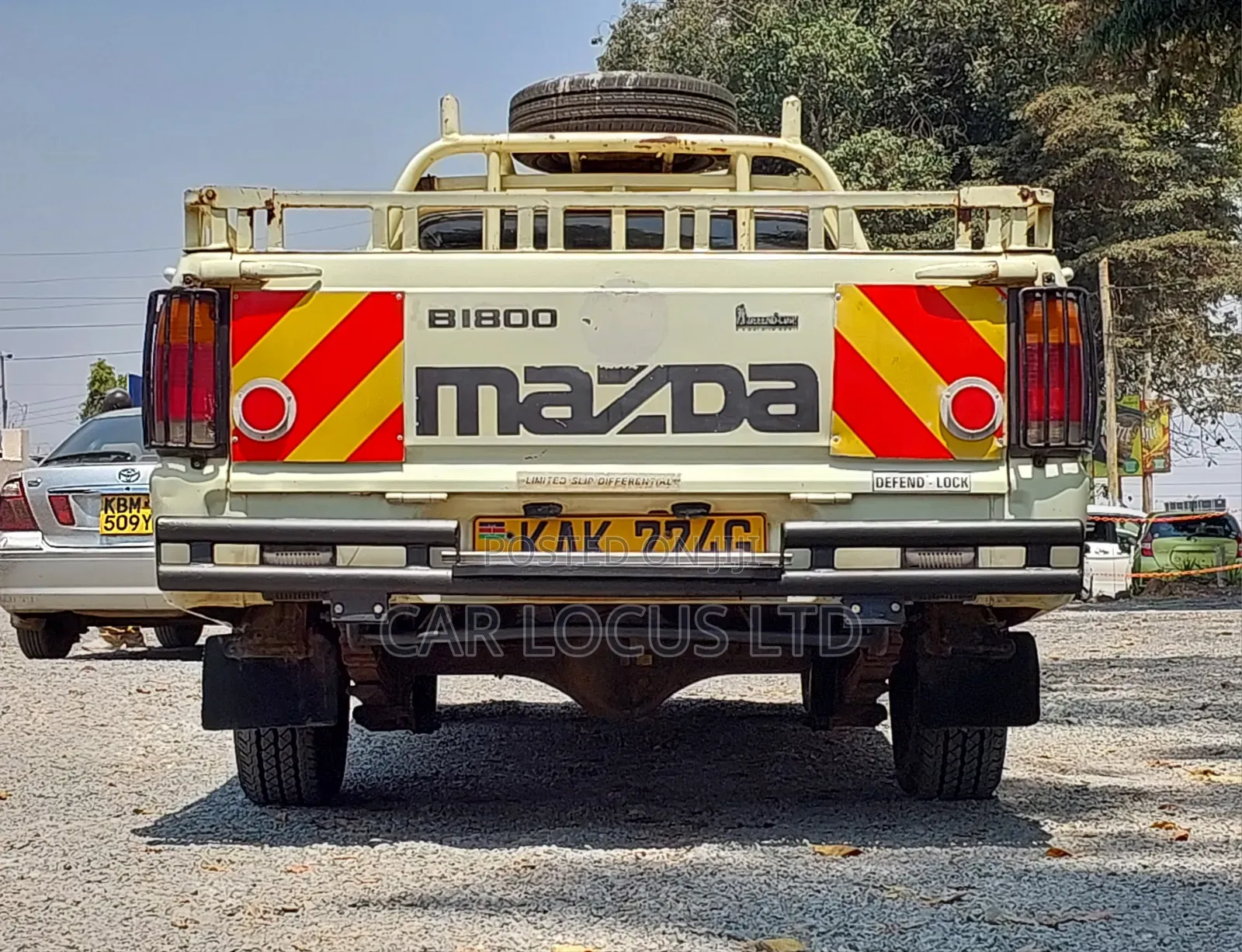 Mazda B 1998 Beige