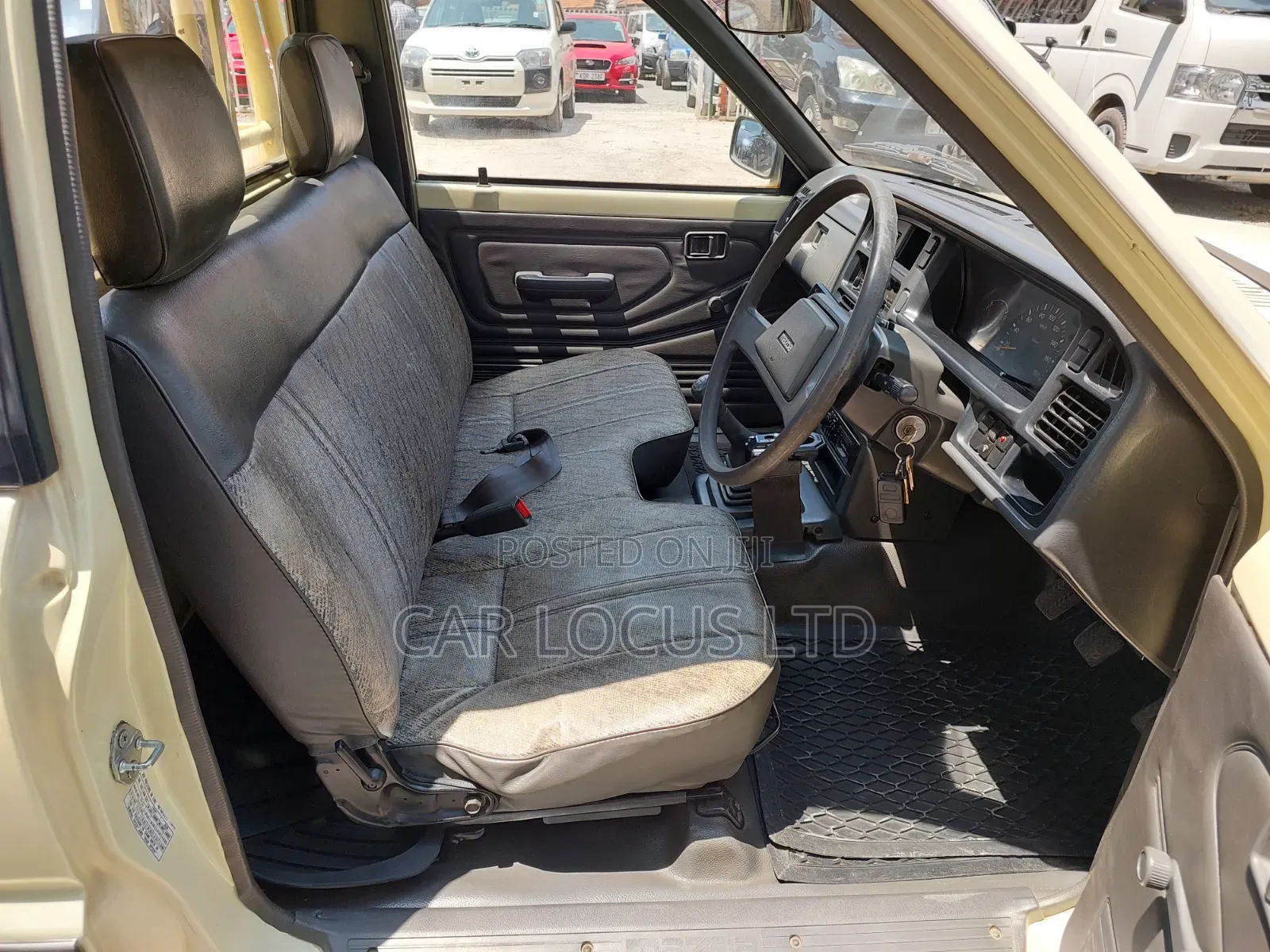 Mazda B 1998 Beige