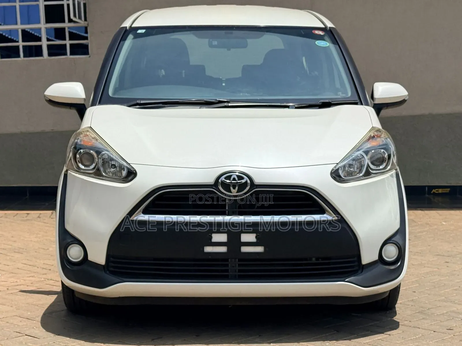 Toyota Sienta 2018 White