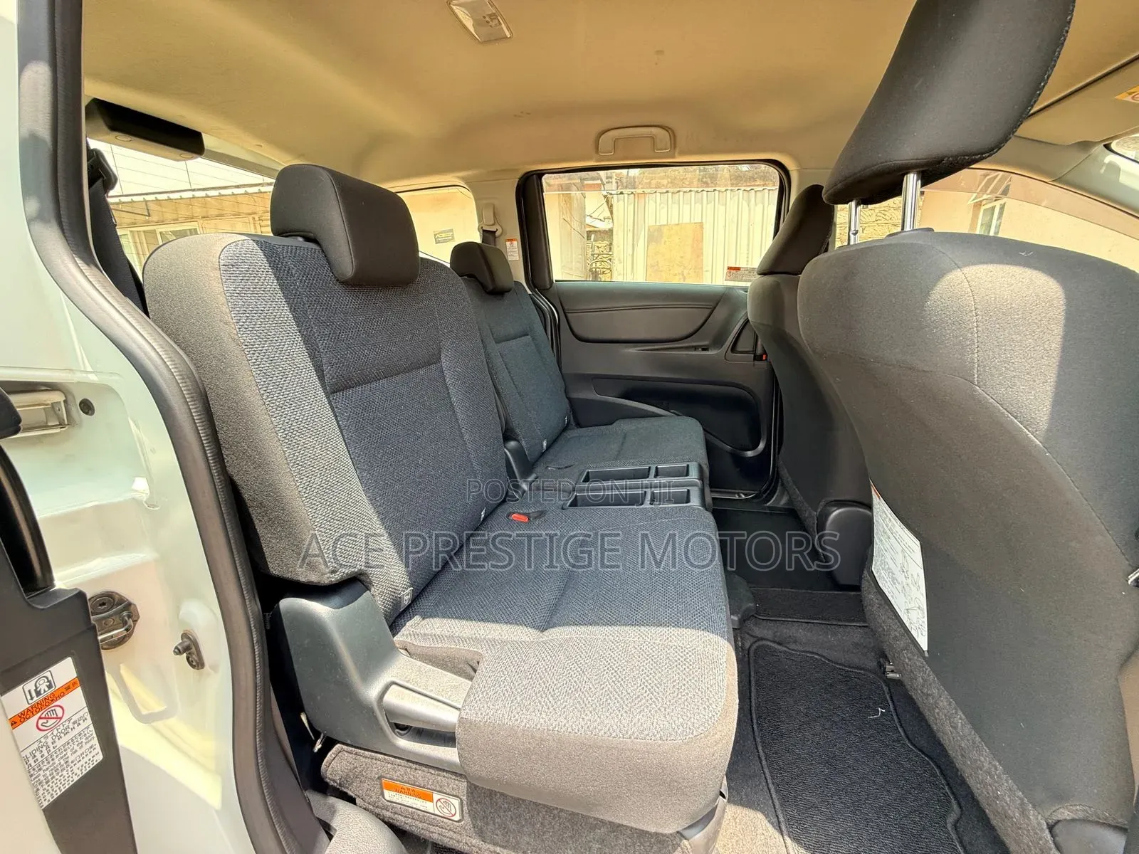 Toyota Sienta 2018 White