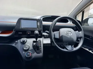 Toyota Sienta 2018 White