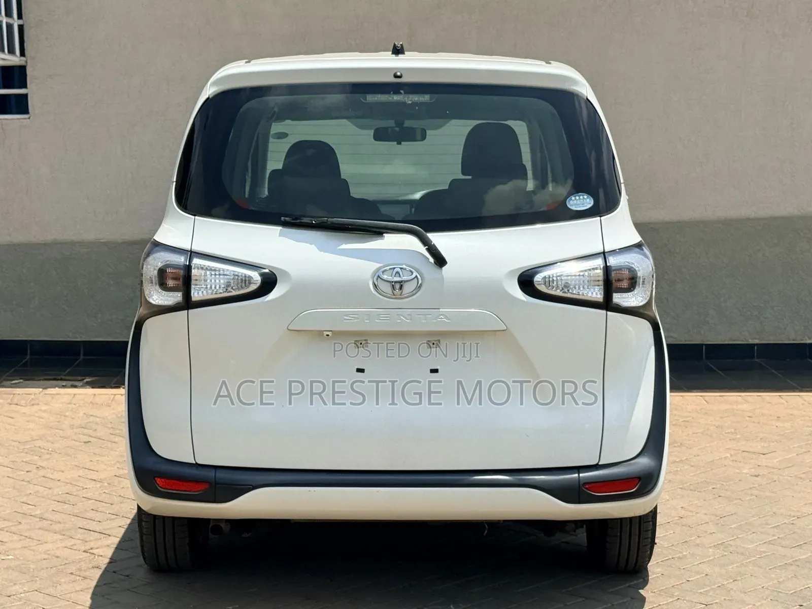 Toyota Sienta 2018 White