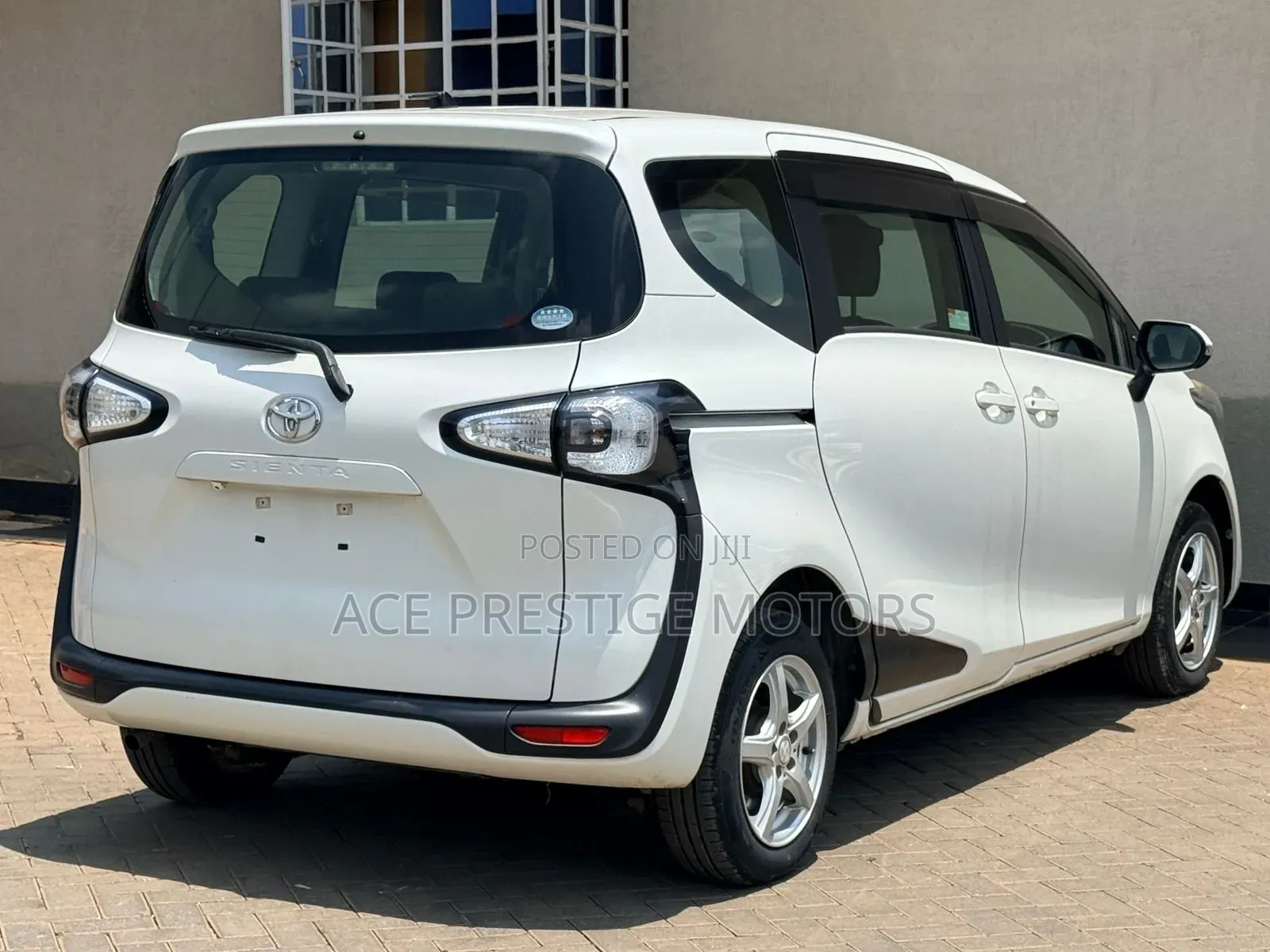 Toyota Sienta 2018 White
