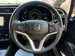 Honda Fit Shuttle 2022 Gray