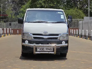 Toyota HiAce 2013 White