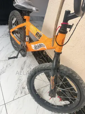 Hot Wheels Kids Bike Size 16
